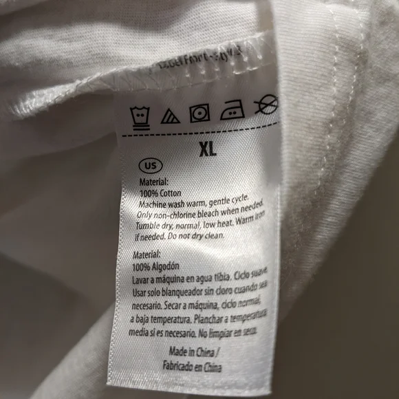 Disney Mickey Mouse Embroidered Relaxed Fit T-shirt Size XL & Pluto Mini Plush - Picture 5 of 15